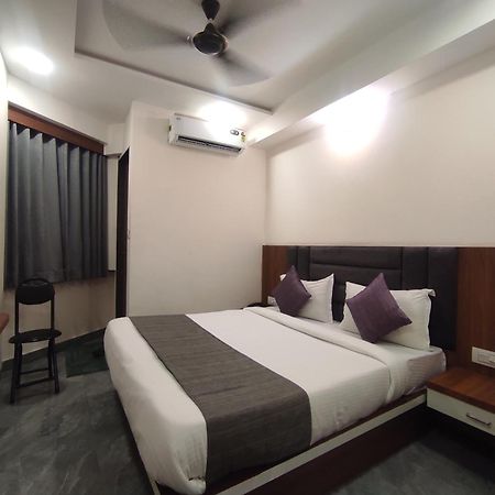 Hotel Earth Inn, Subhash Bridge, Rto Circle, Ahmedabad Exterior foto