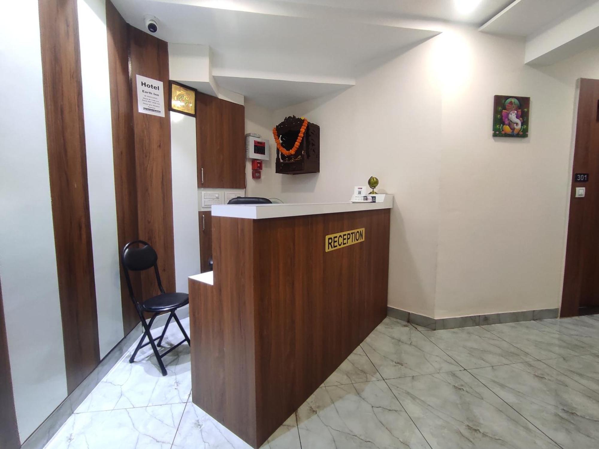 Hotel Earth Inn, Subhash Bridge, Rto Circle, Ahmedabad Exterior foto