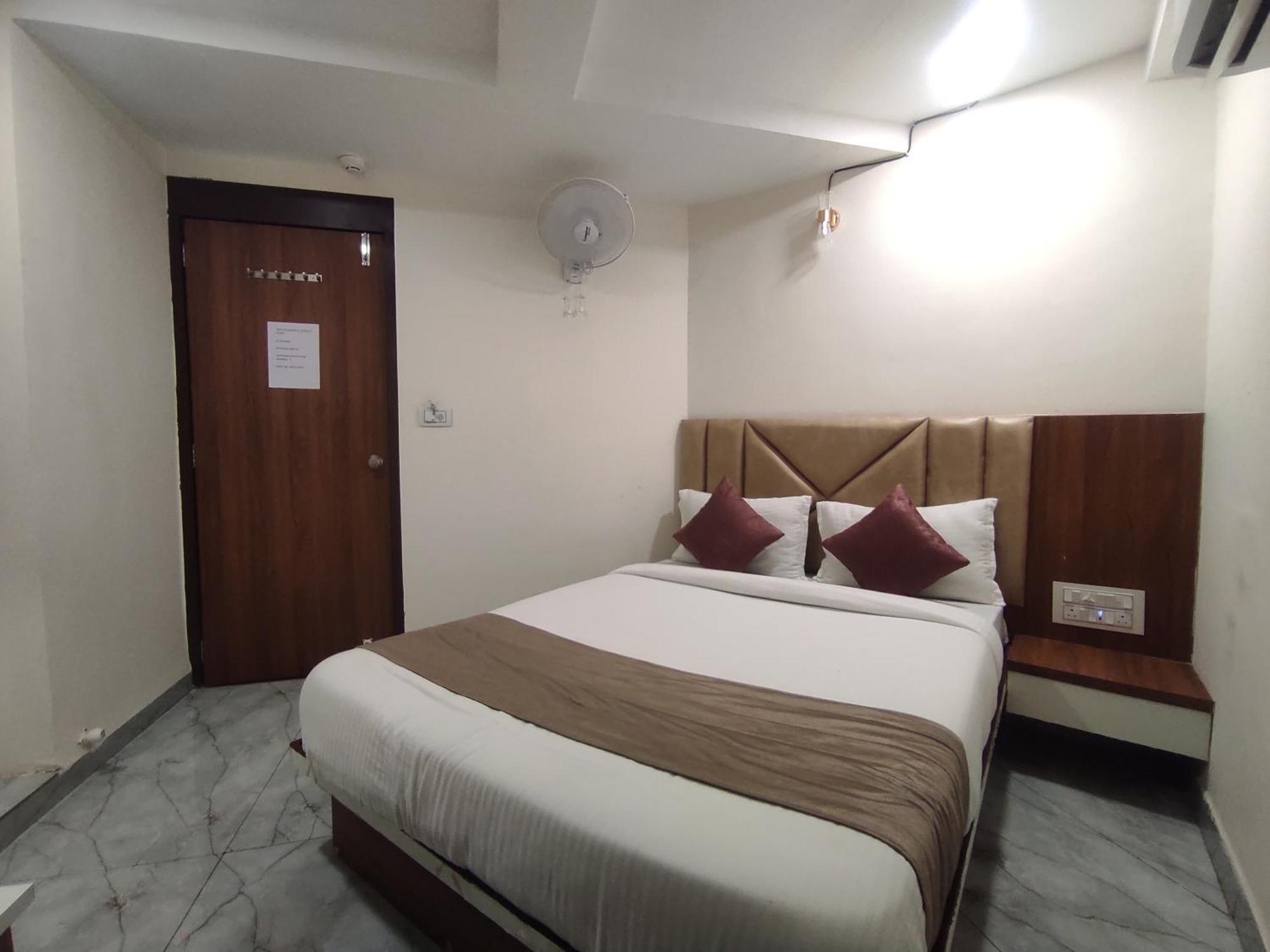 Hotel Earth Inn, Subhash Bridge, Rto Circle, Ahmedabad Exterior foto